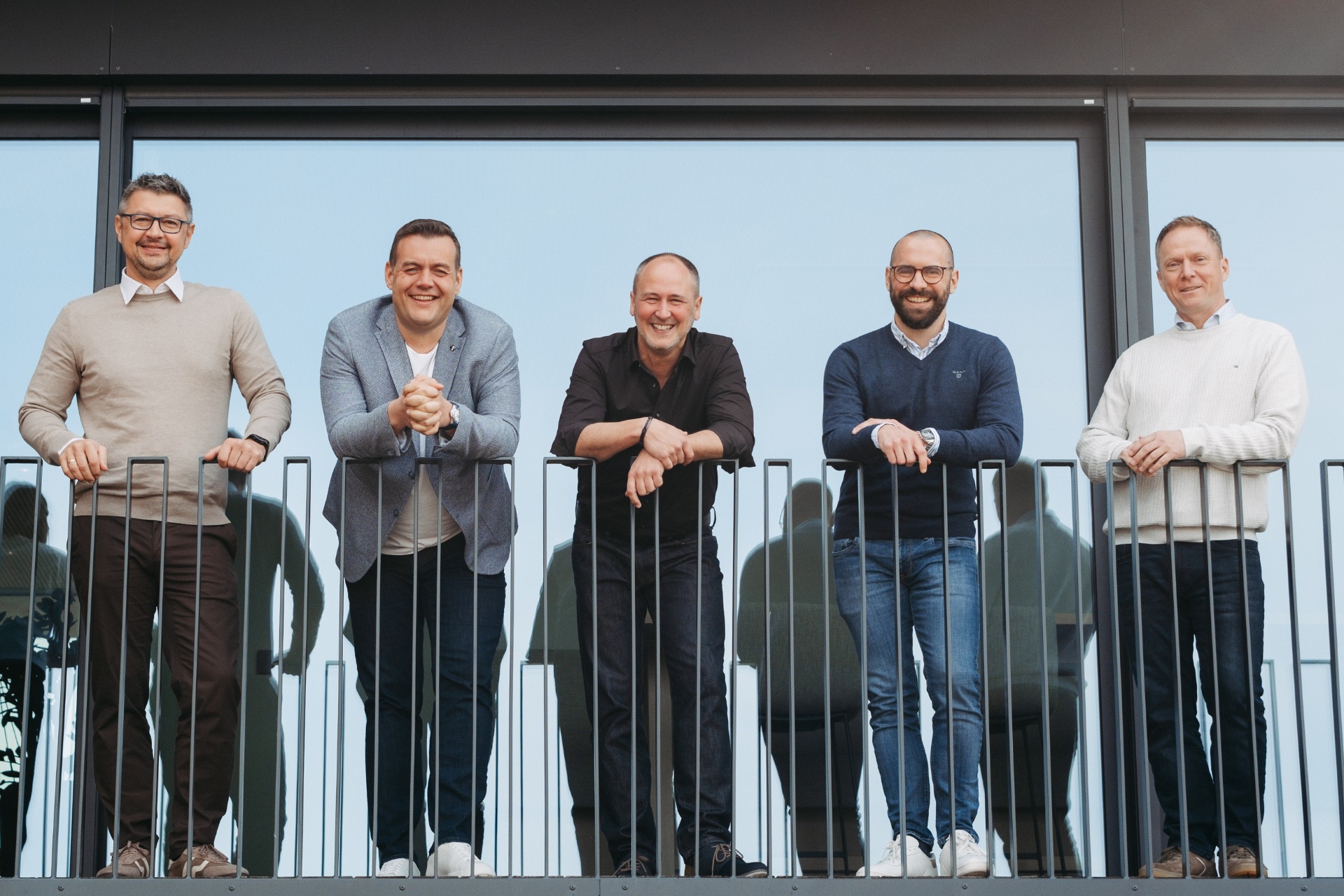 Team von Loxone Lighthouse begleitet Unternehmer bei Nachfolge und Unternehmensverkauf