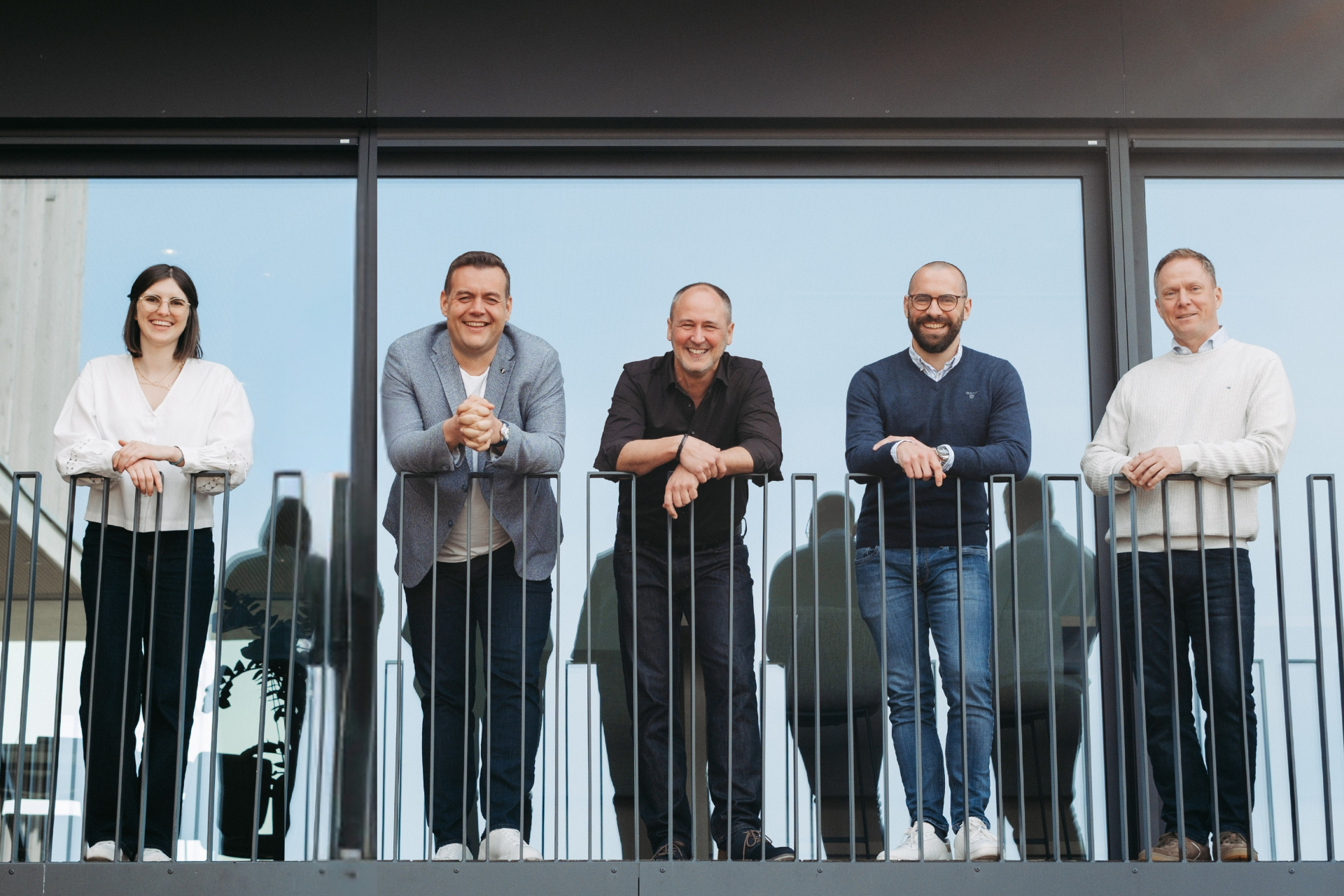 Team von Loxone Lighthouse begleitet Unternehmer bei Nachfolge und Unternehmensverkauf